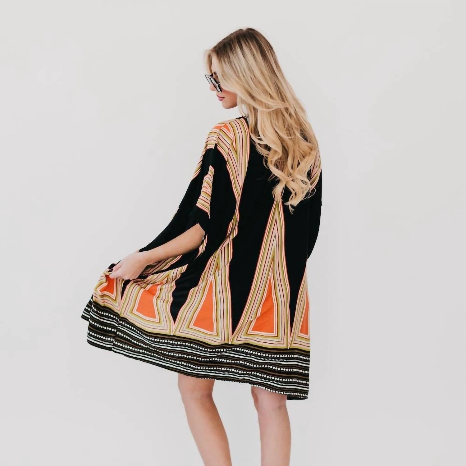 Pretty Simple - Women's In The City Of Paradise Kimono