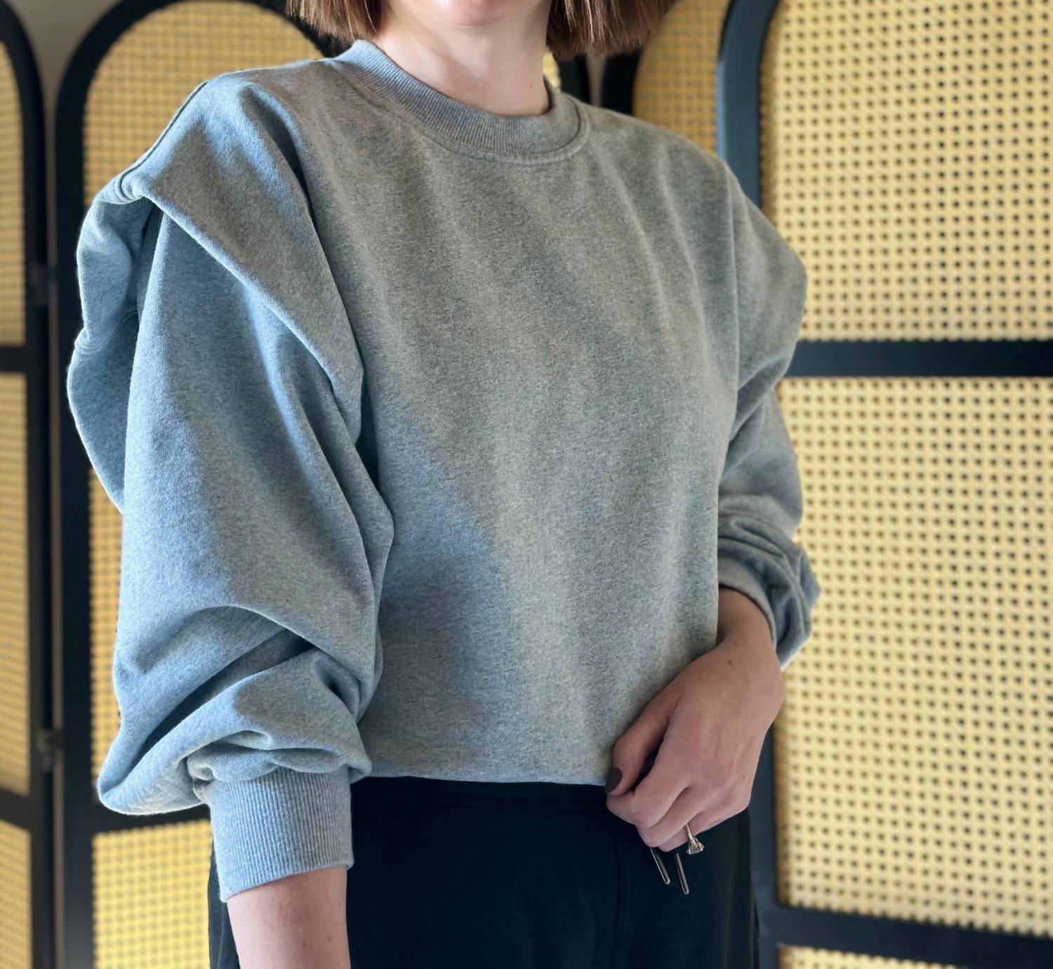 Luvee - Trendy Note Cropped Sweatshirt