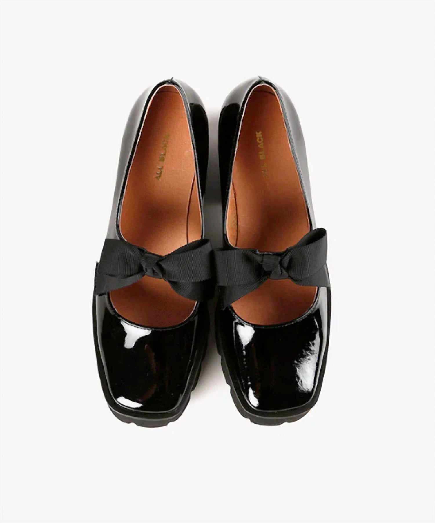 All Black - Women's Tap And Lugg Loafers