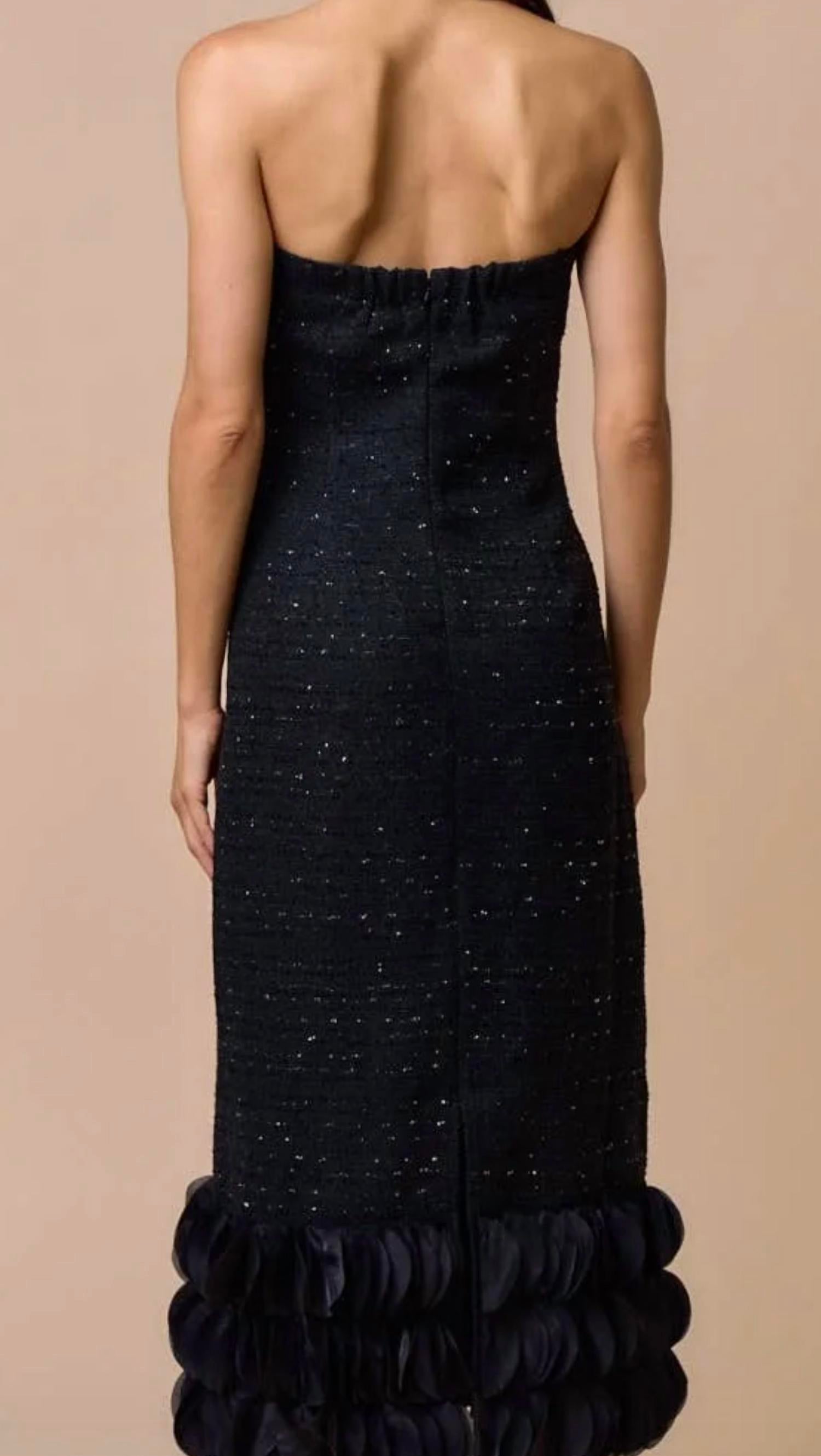 Lalavon - Tweed Strapless Dress with Trim