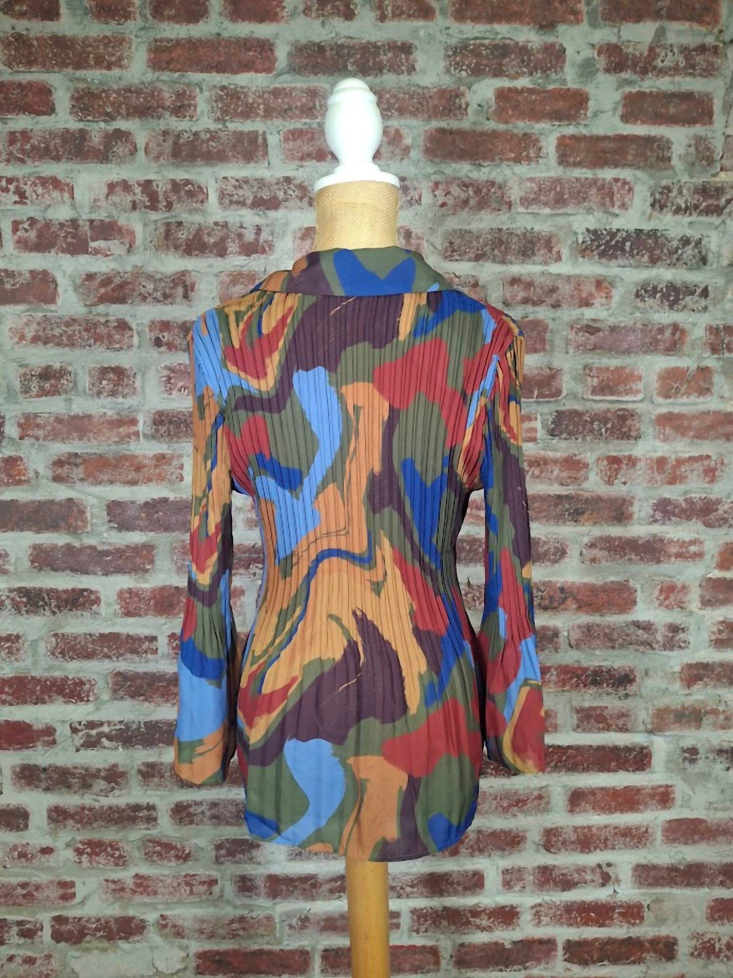 Keren Hart - Women's Abstract Button Up Long Sleeve Blouse