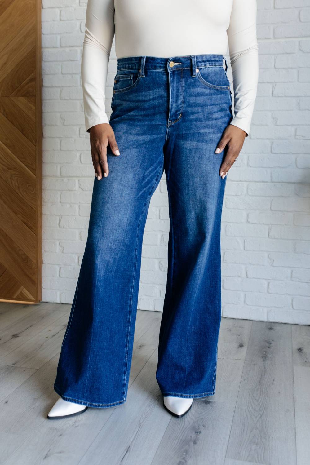 Judy Blue - Women's High Rise Tummy Control Retro Wide Leg Jeans