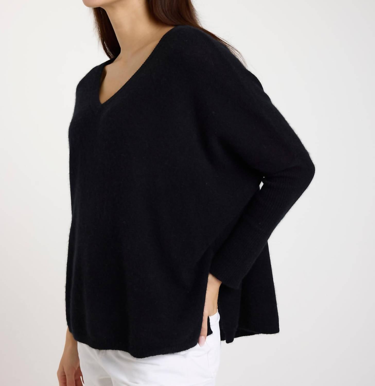 Brodie Cashmere - Charlotte V-neck Jumper