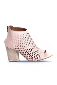 bueno Women's Zola Heels in pale pink - women's heels - detail view