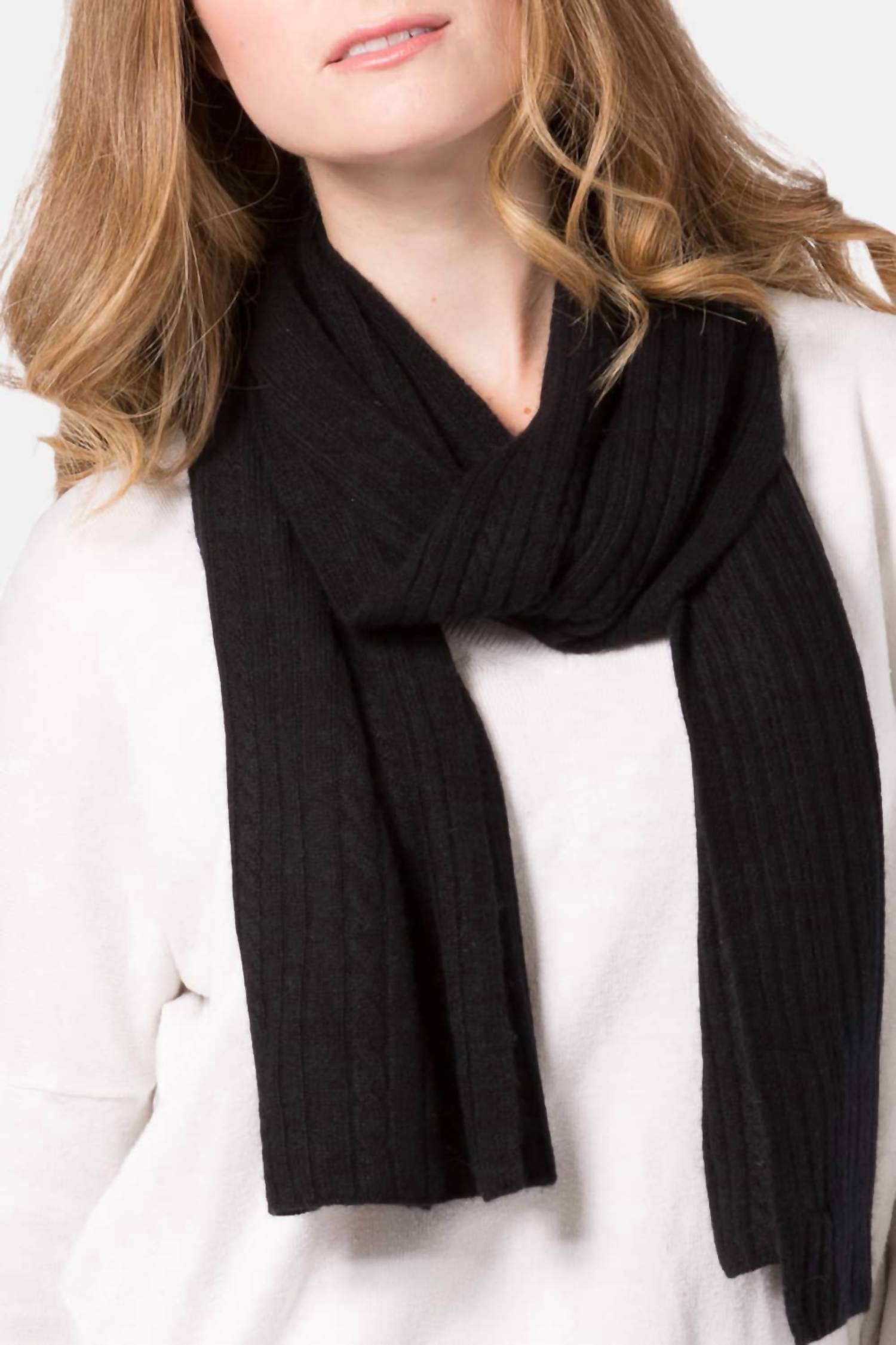Brodie Cashmere - Women's Cable Scarf