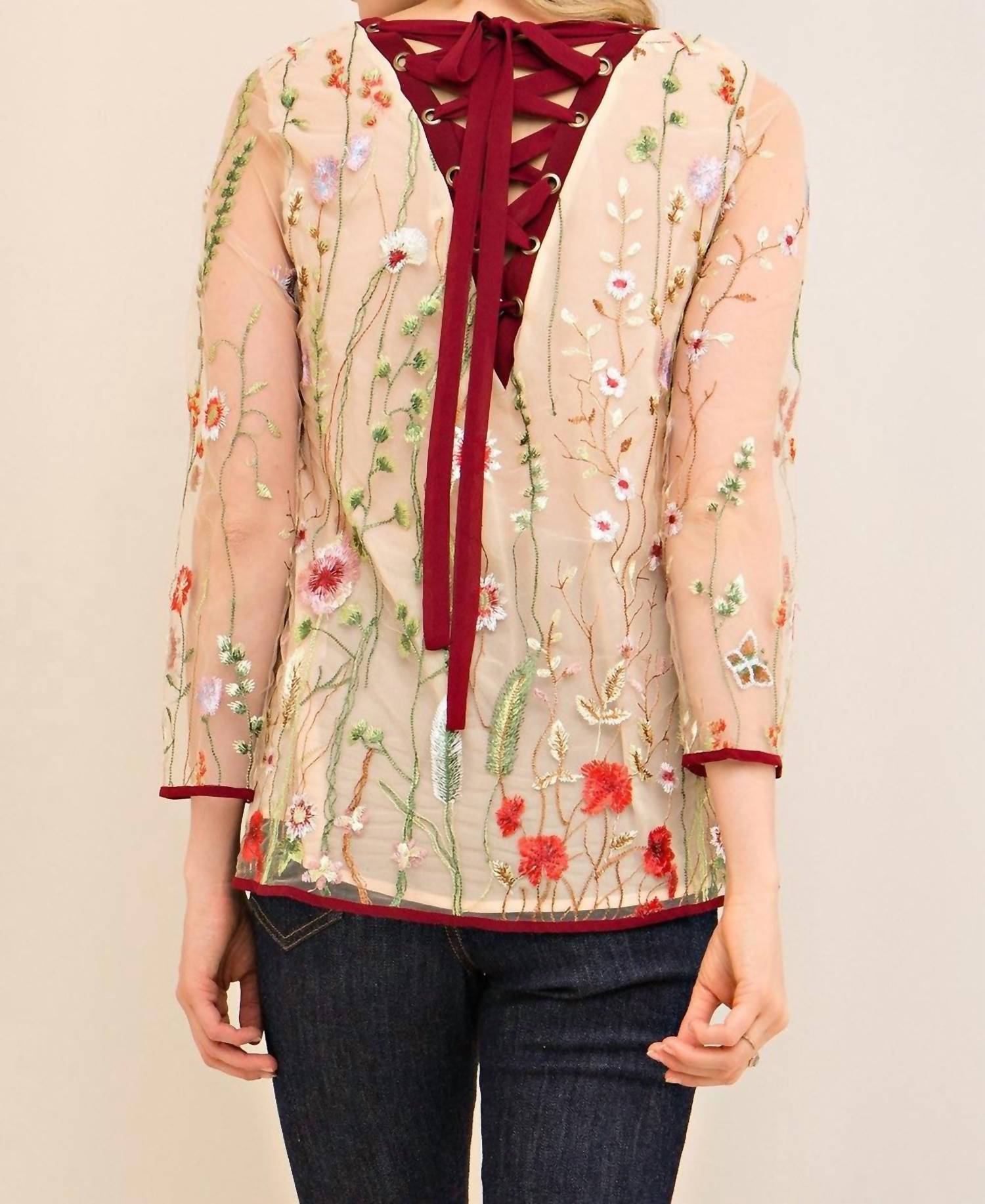 Entro - Floral Embroidered Top