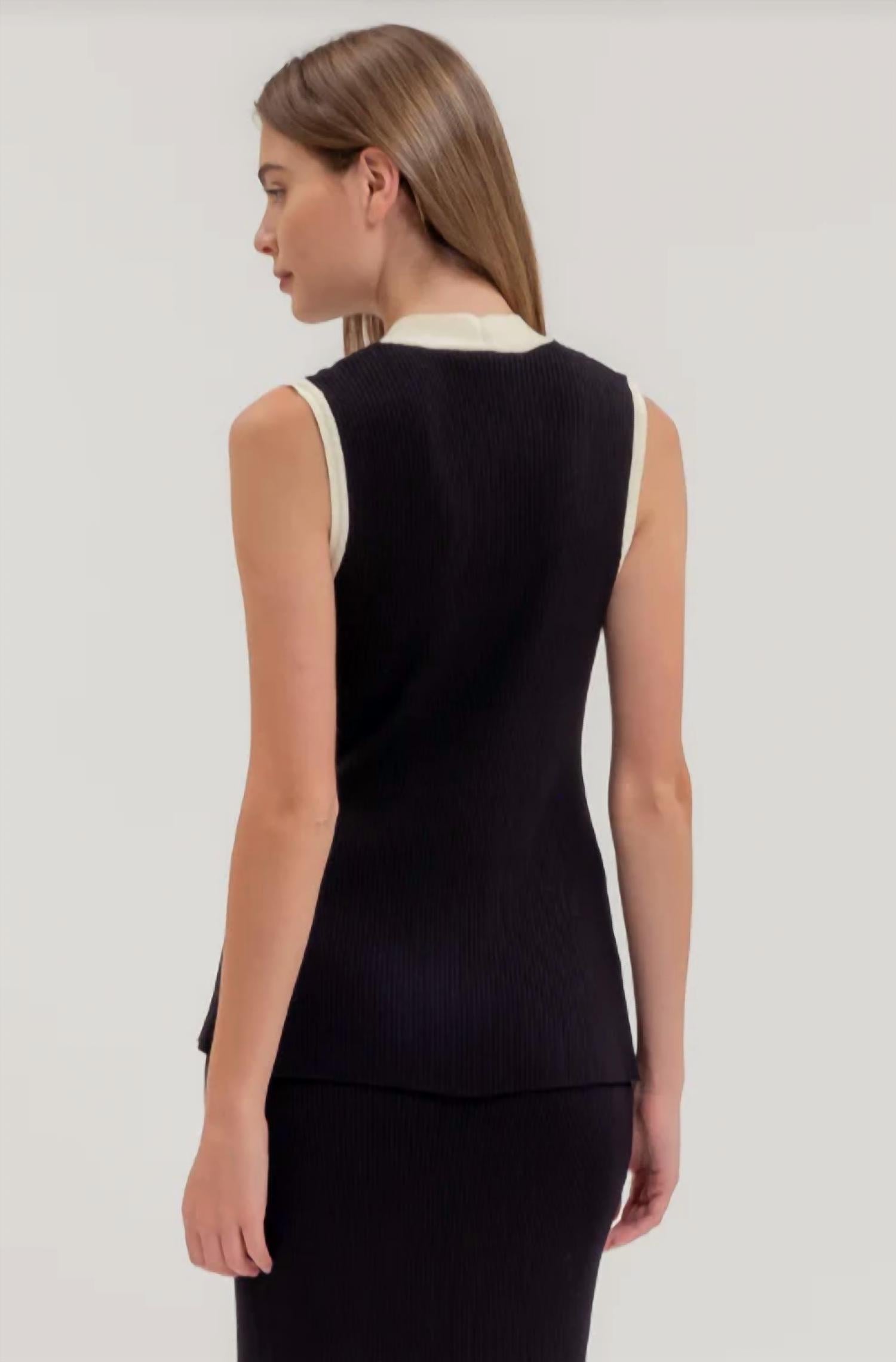 Zoe And Claire - Knit Vest With Piping