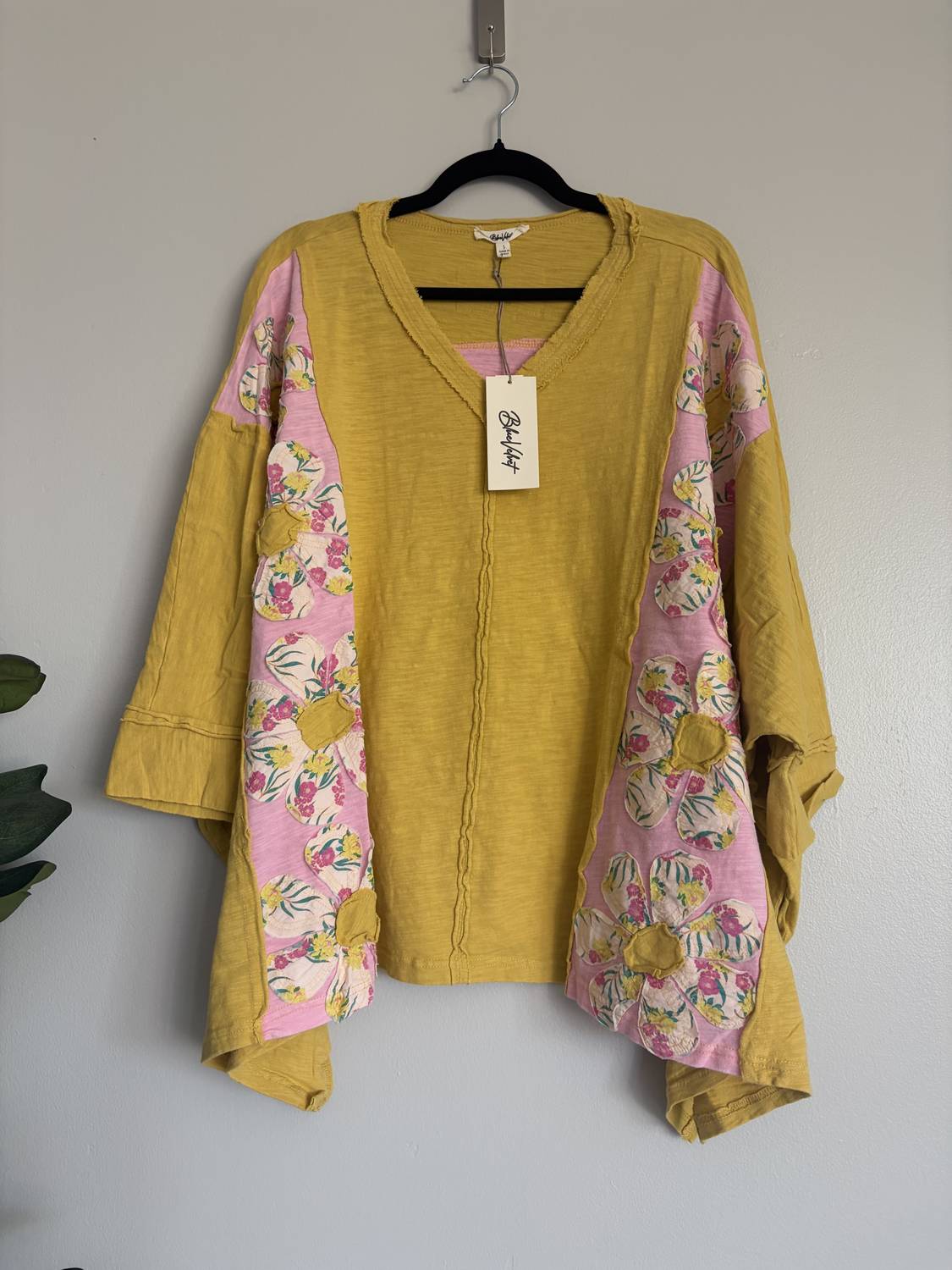 Blue Velvet - Women's Dulman Sleeve Flowers V Neck Top