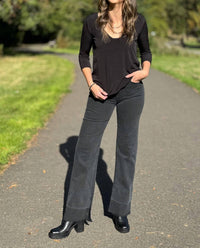 Viereck - Popcorn V-neck Top