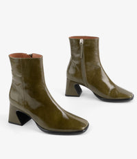 Intentionally Blank - Women's Taffy Boots