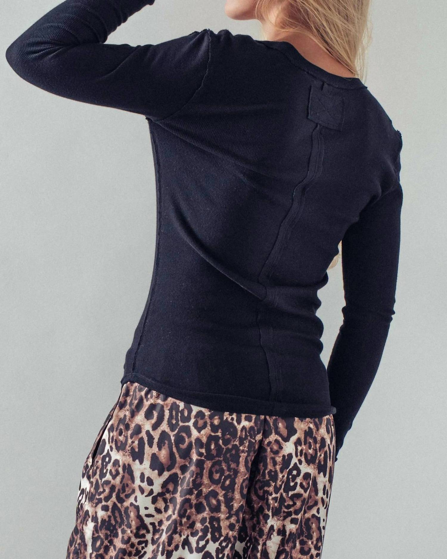 Urban Daizy - Long Sleeve Henley Top