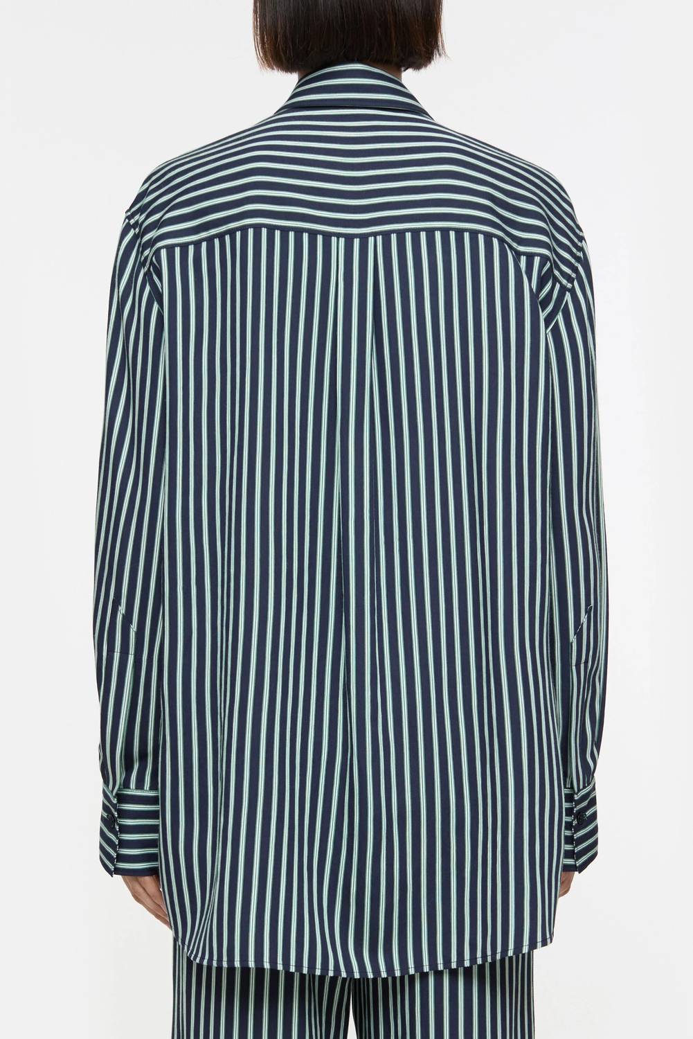 Closed - oversize shirt