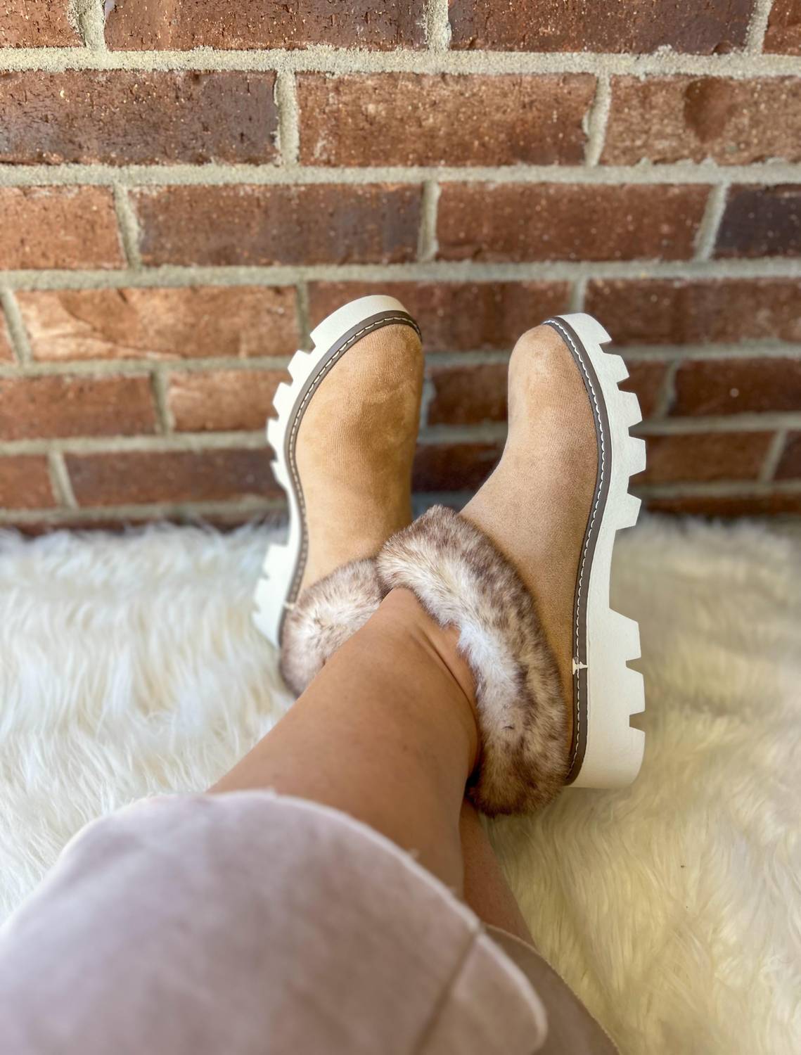 Very G - Women's Mahika Fur Lined Clogs
