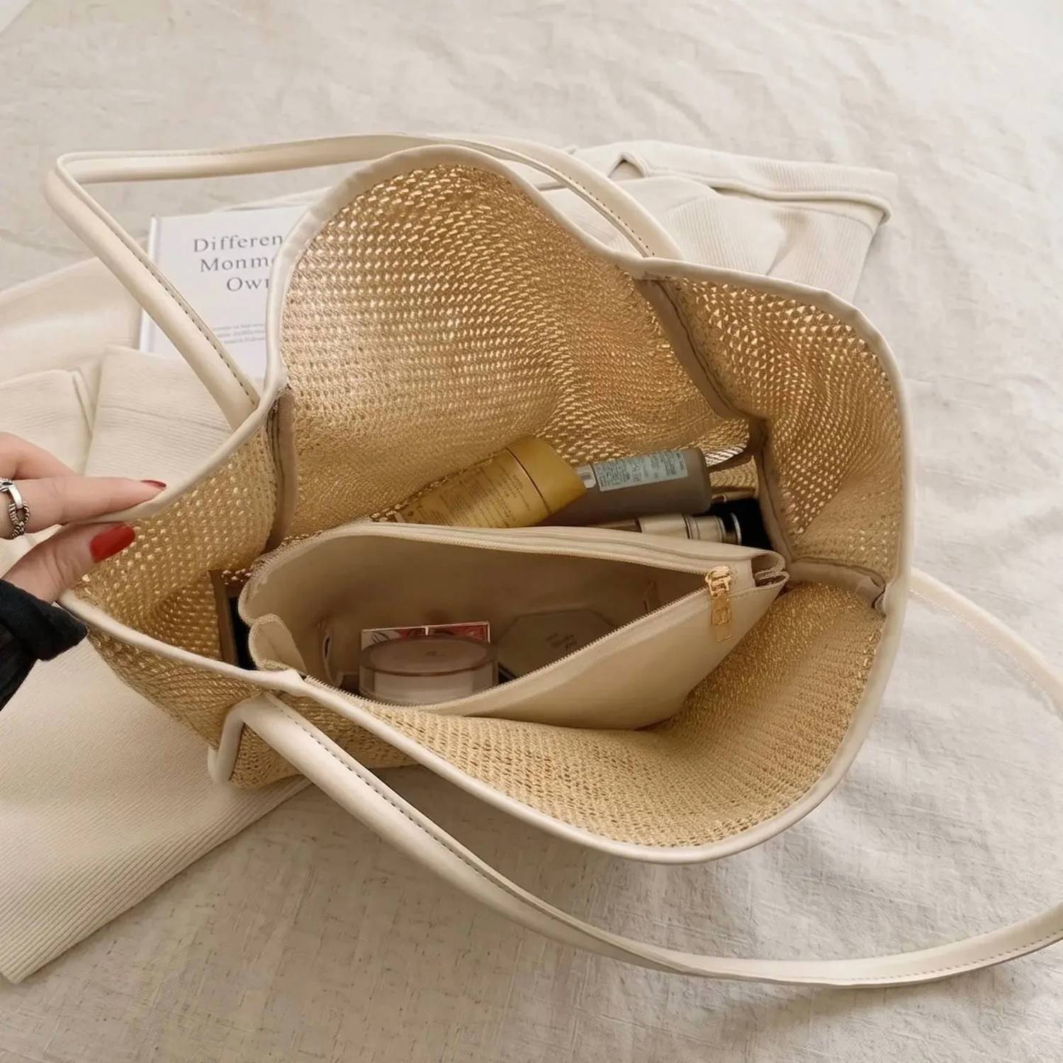 Anna-Kaci - Women's Desert Dunes Woven Tote Bag