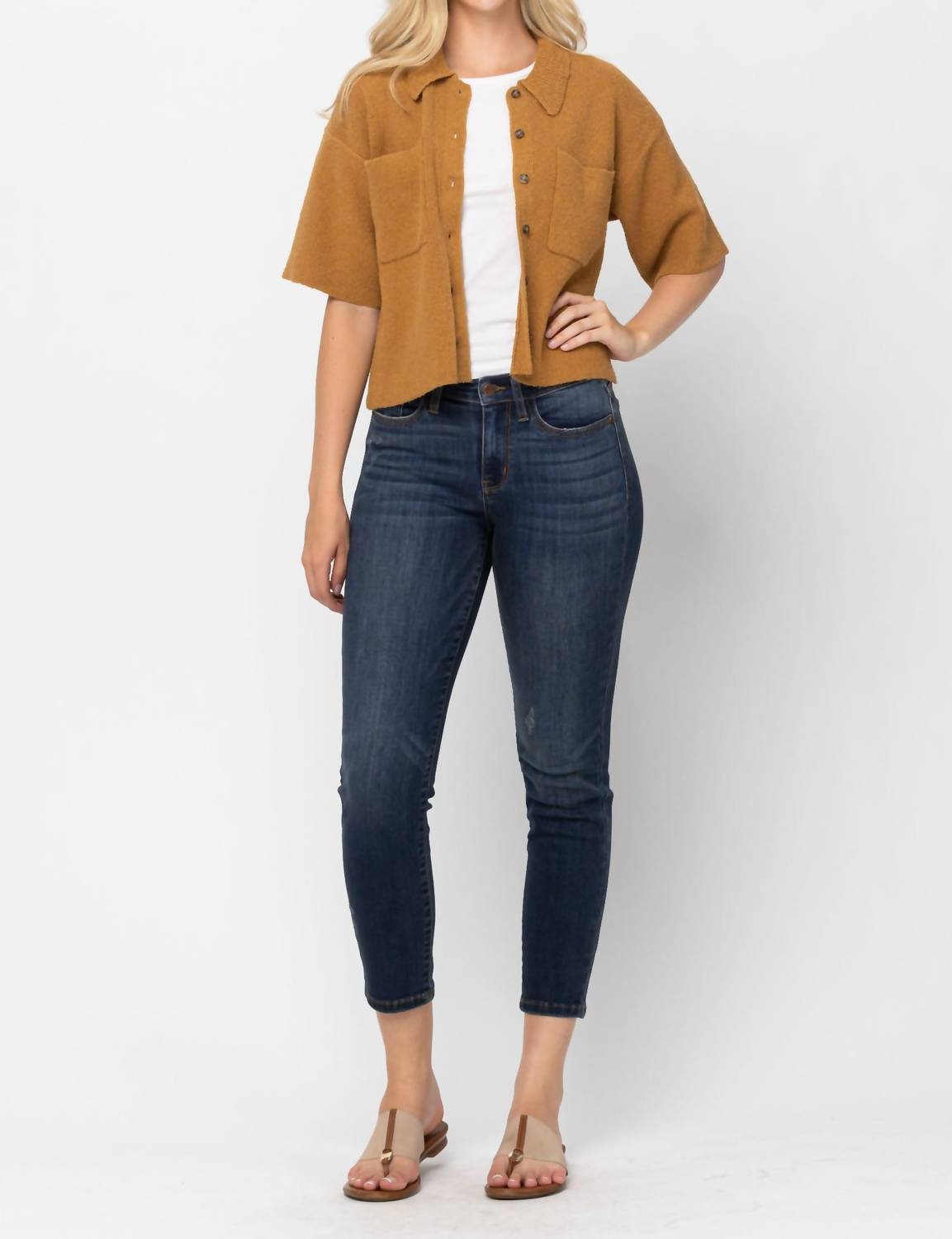 Judy Blue - Mid Rise Cropped Relaxed Fit Jeans