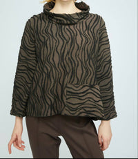 Olivia By Habitat - Cameo Pocket Pullover Top