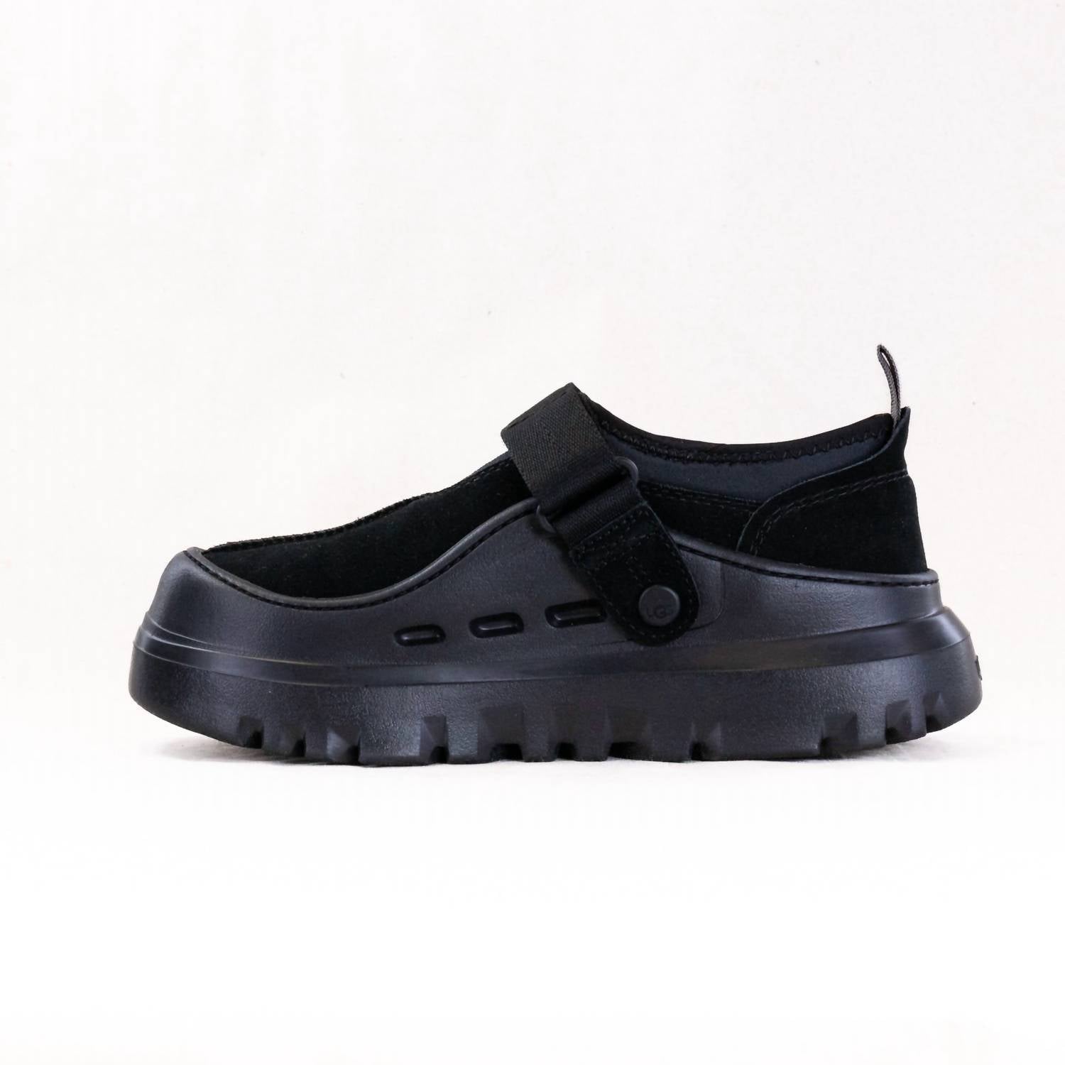 Ugg - Men's Peakwood Lowcut Shoes