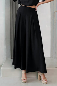 Kld. Signature - Matte Crepe Pleated Wide Leg Pants