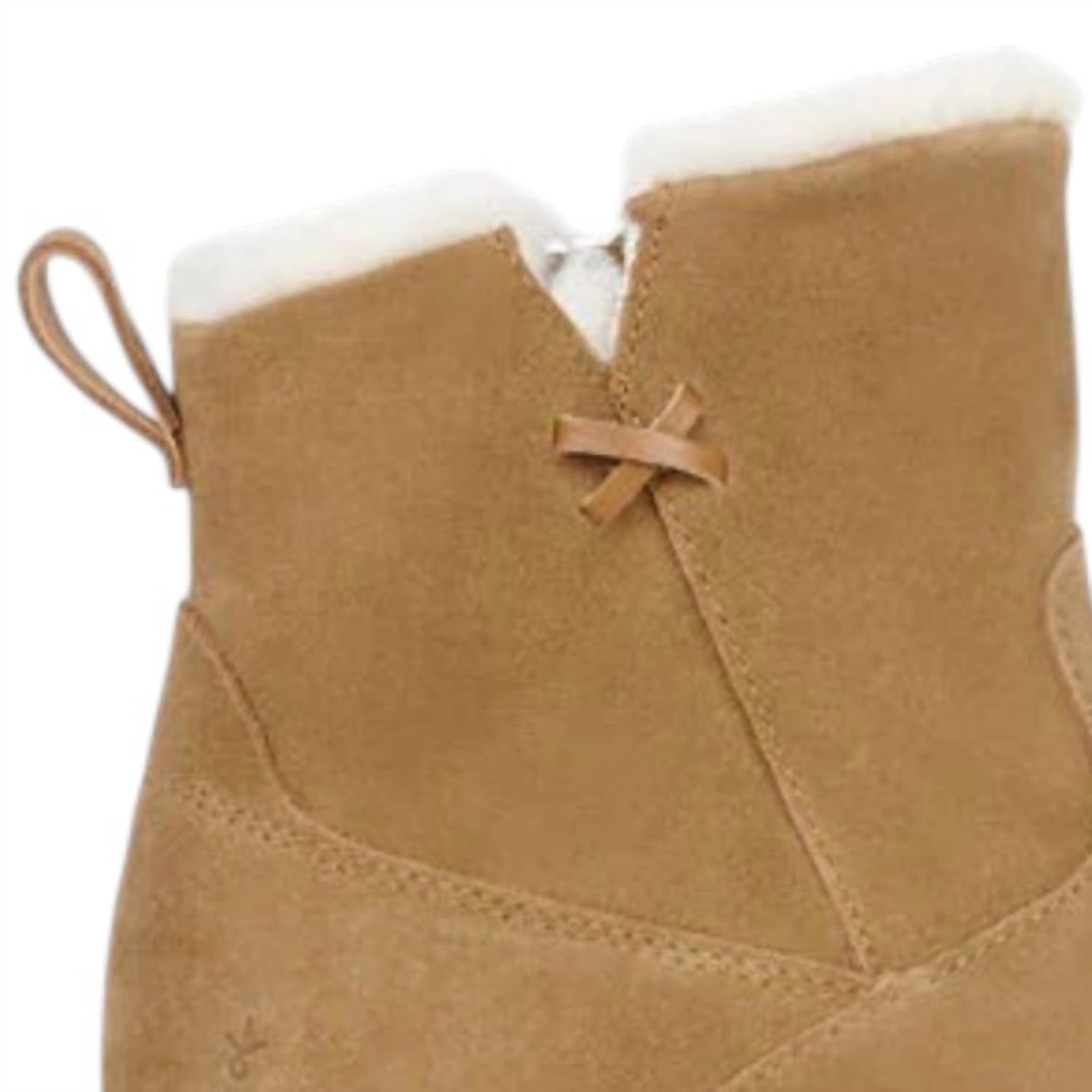 EMU Australia Women's Beach Mini Boots in chestnut - women's shoe - detail view