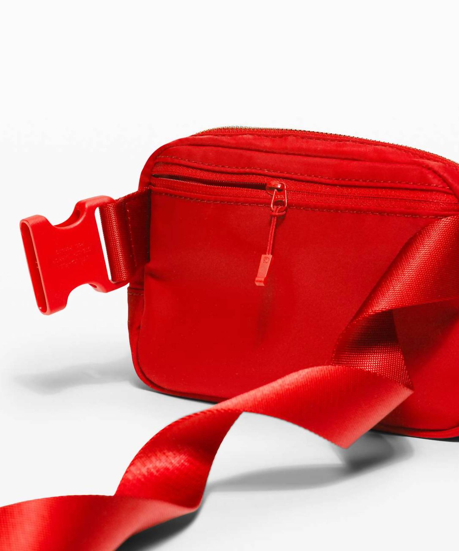 Lululemon - Women's Everywhere Belt Bag