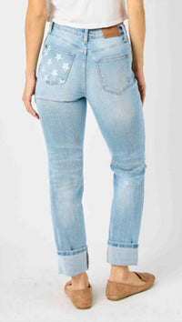 Judy Blue Star Bright Boyfriend Jeans in light wash blue - women's jeans - detail view