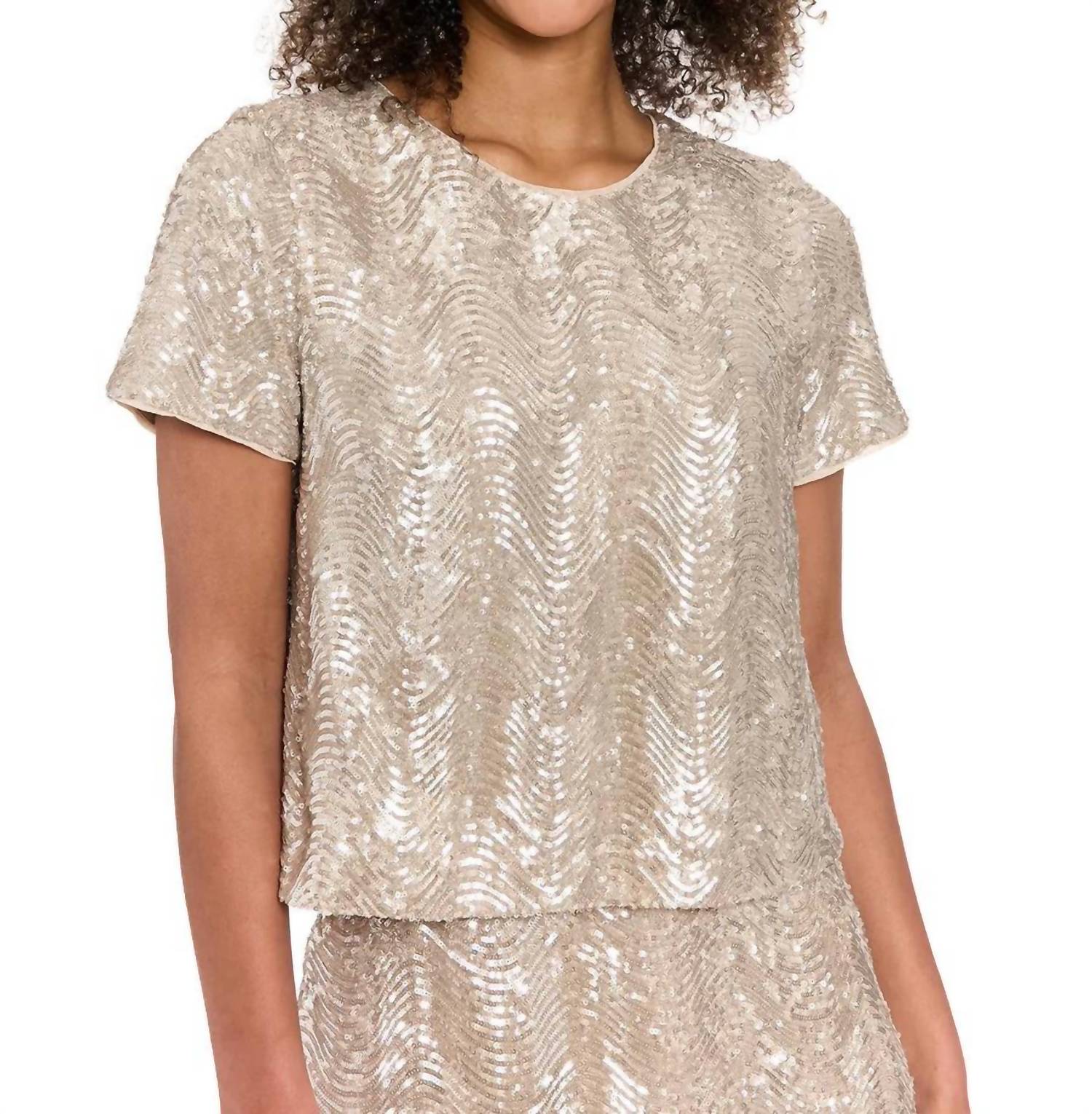 Maggy London - Wavy Sequin Tee