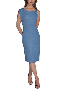 Halston Heritage - Sleeveless Boat Neck Textured Knit Dress