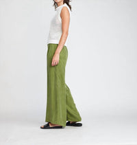 Self Contrast - Dade Crop Sleeveless Sweater