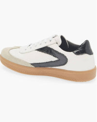 CHOCOLAT BLU Women's Vassa Sneaker in black - women's sneaker - detail view