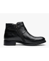 ETHEM Women's Gendarme Ankle Boots in black - women's shoe - detail view