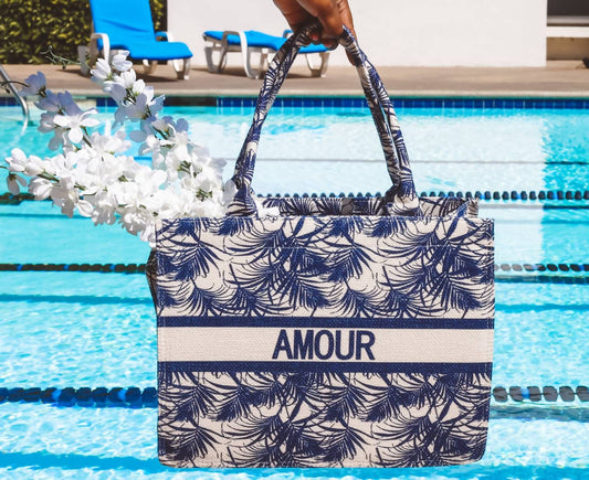 Little Secret Of Mine - Women's Amour Tropical Pattern Tote Bag
