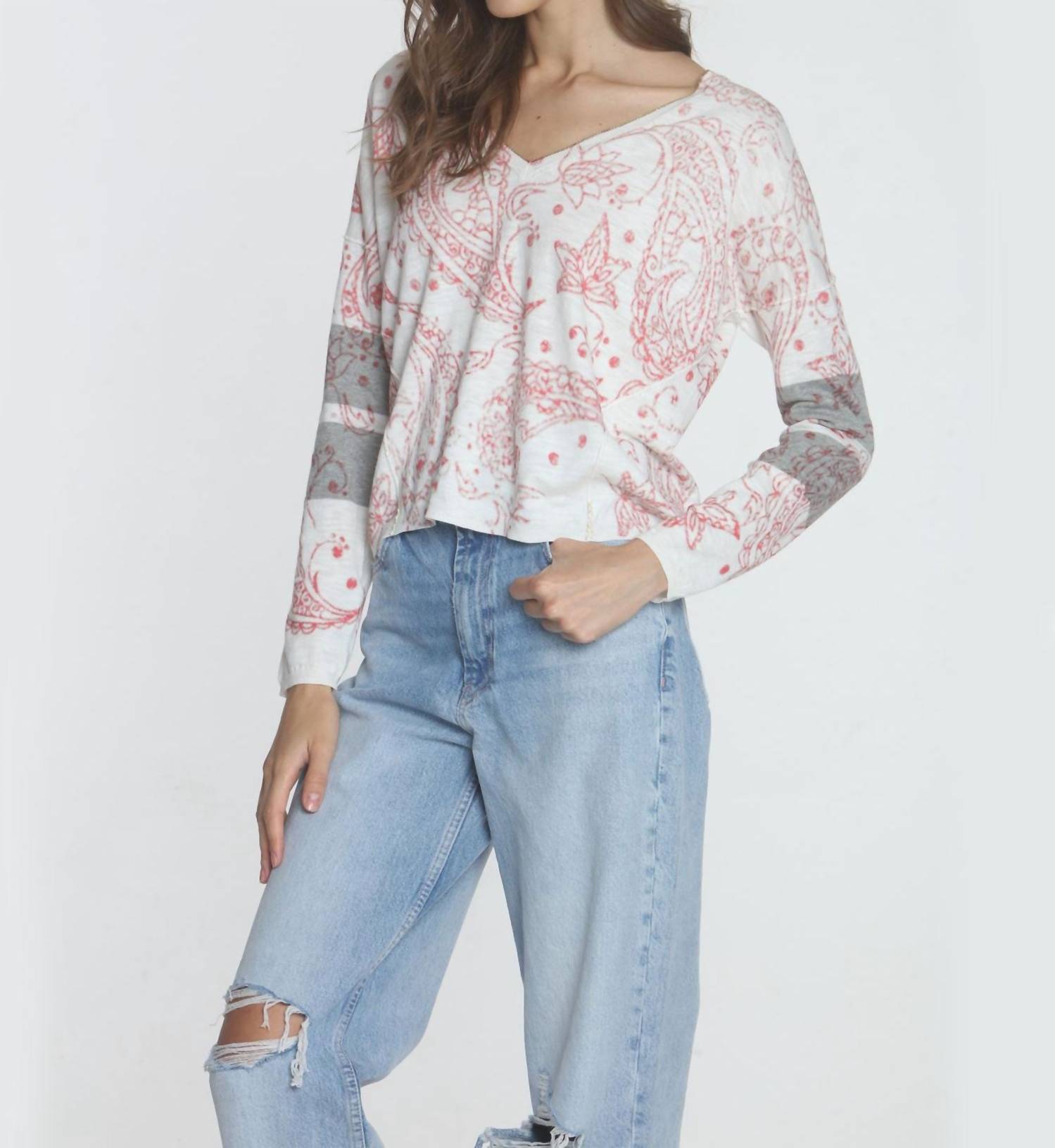 Label+Thread - Women's Paisley Vee
