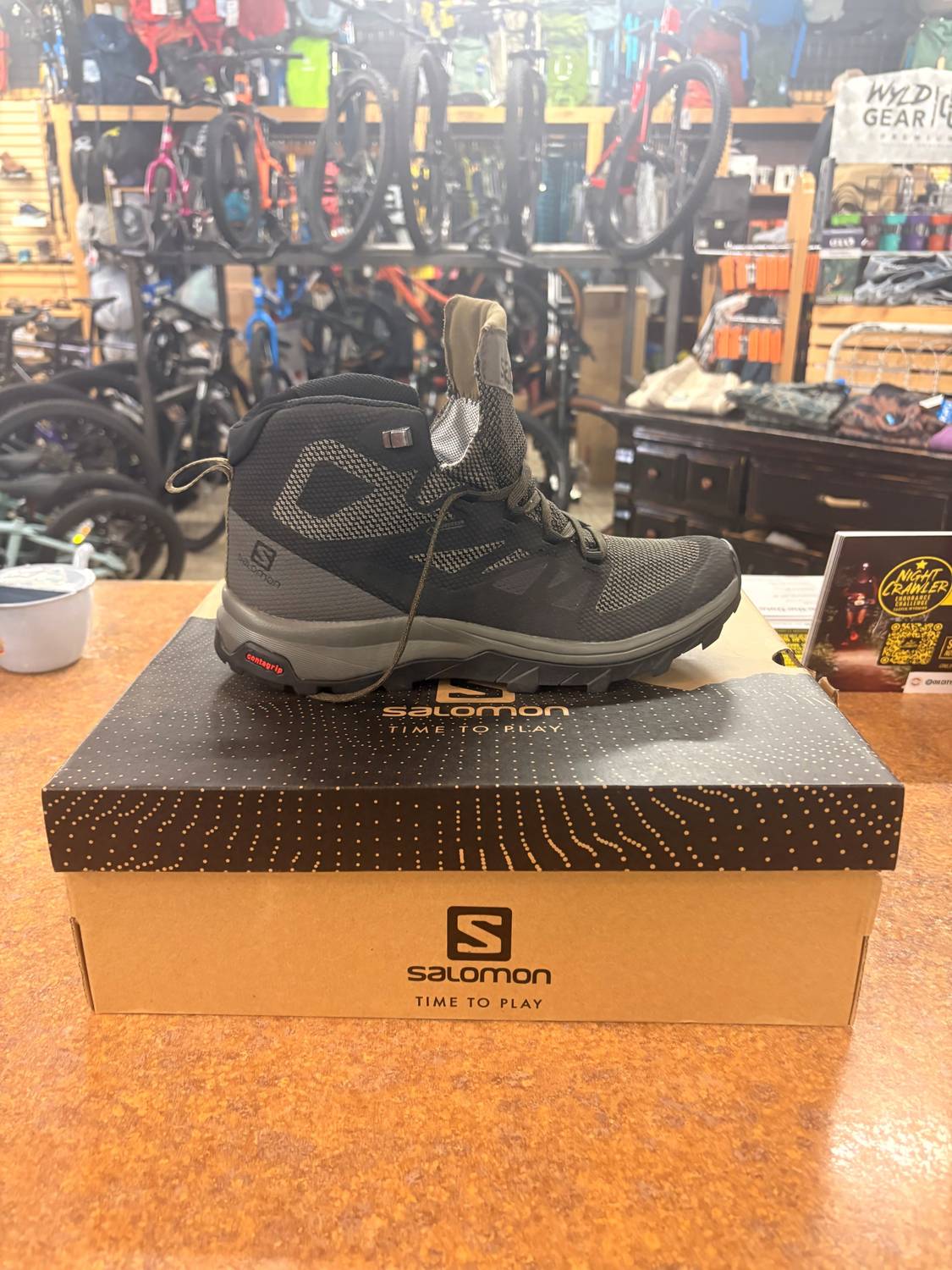 Salomon - Men's Outline Mid GTX Boot
