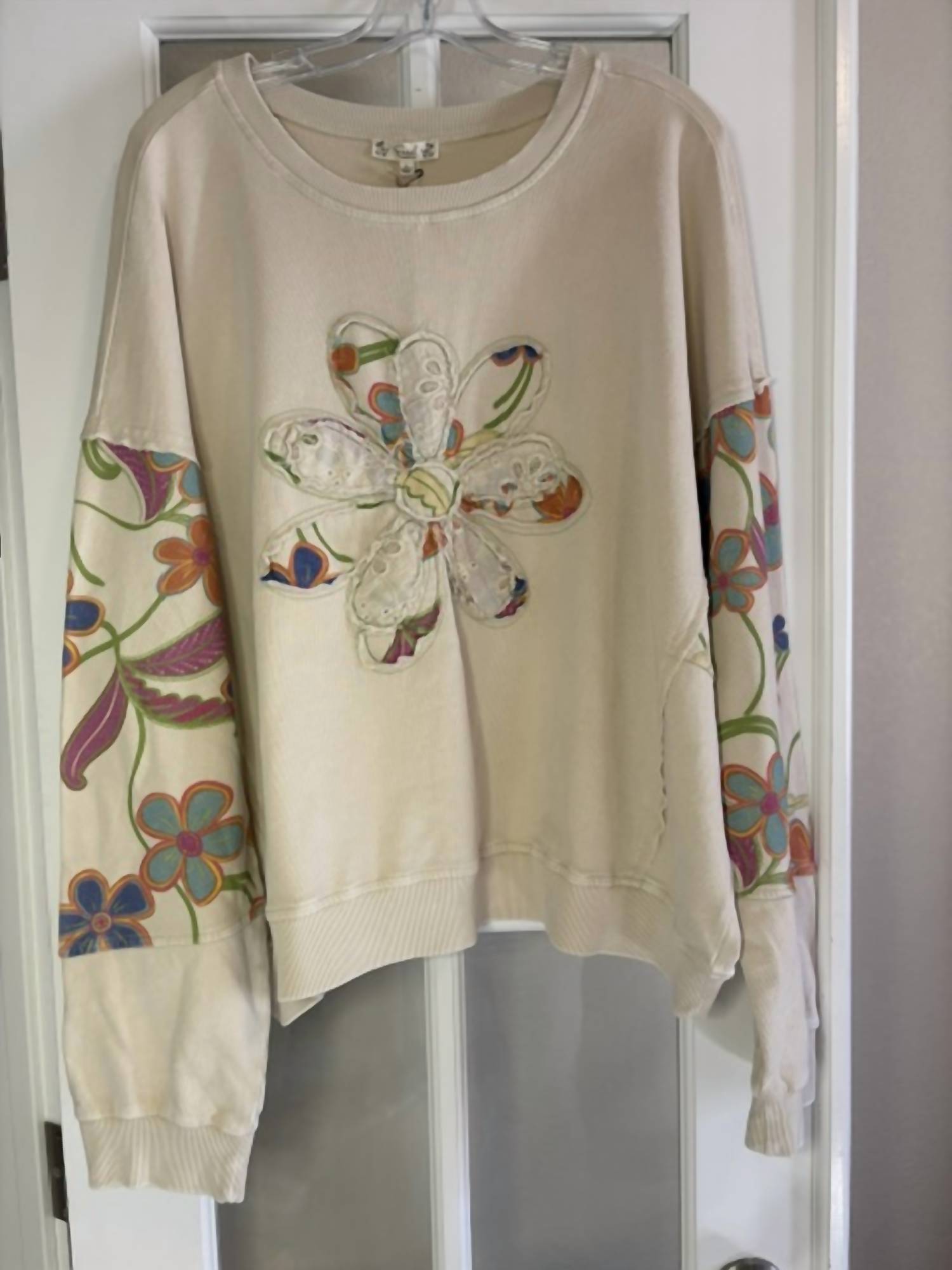 Easel - Flower Patch Top