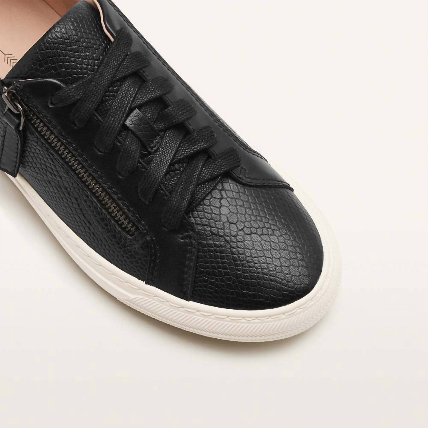 Frankie4 - Billie Embossed Sneaker