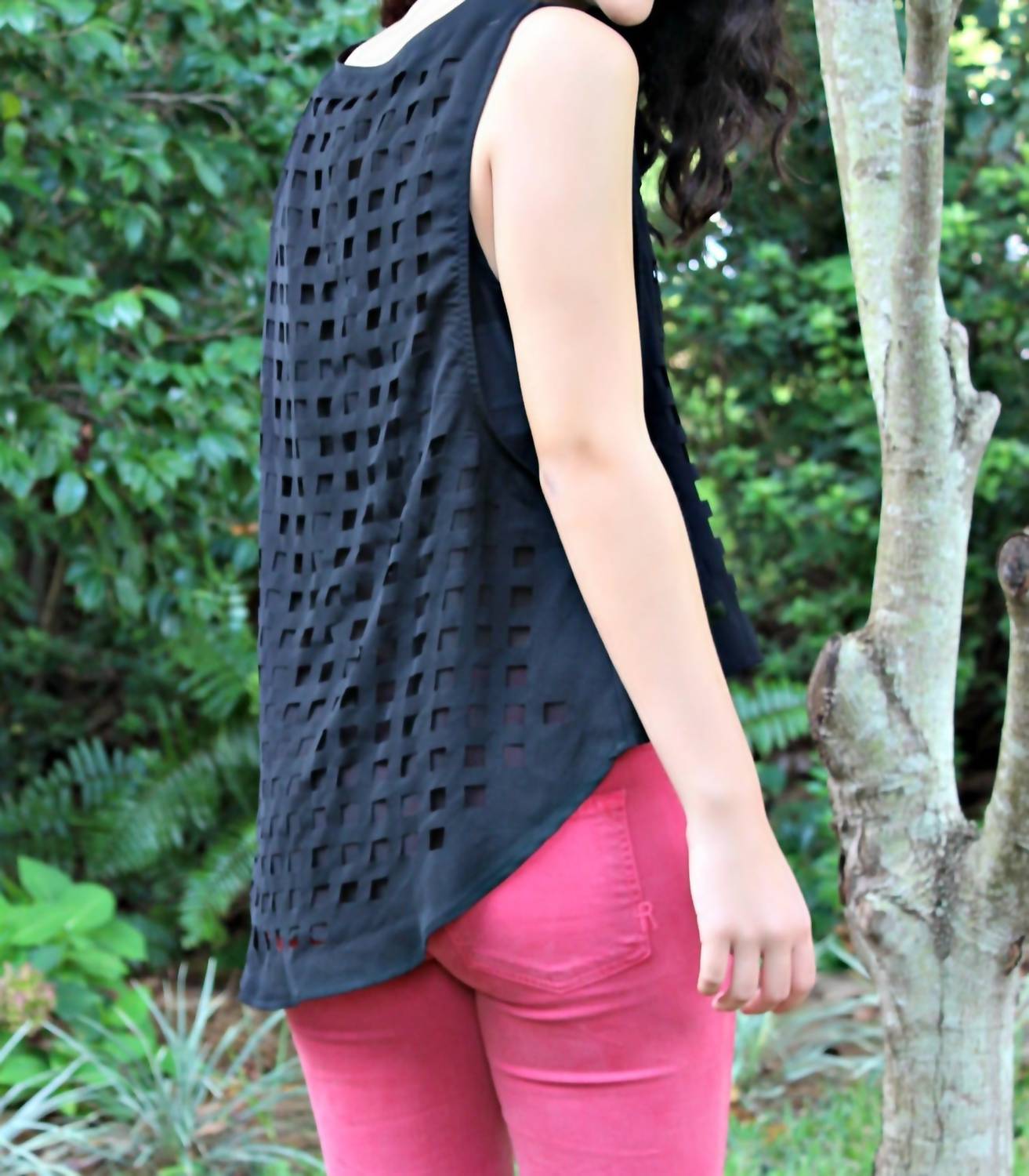 Double Zero - Sleeveless Top