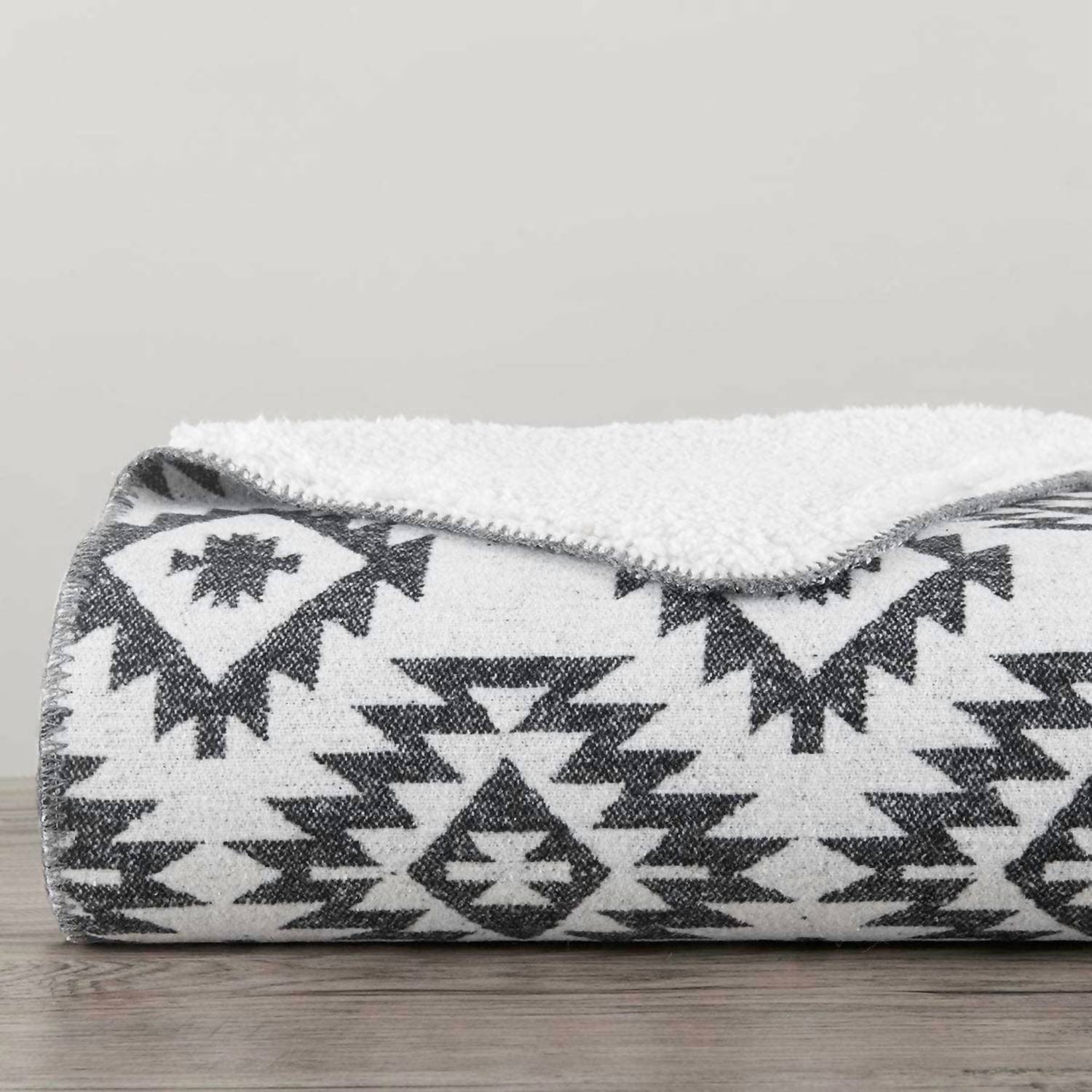 Hiend Accents - Aztec Designer Shearling Throw Blankets