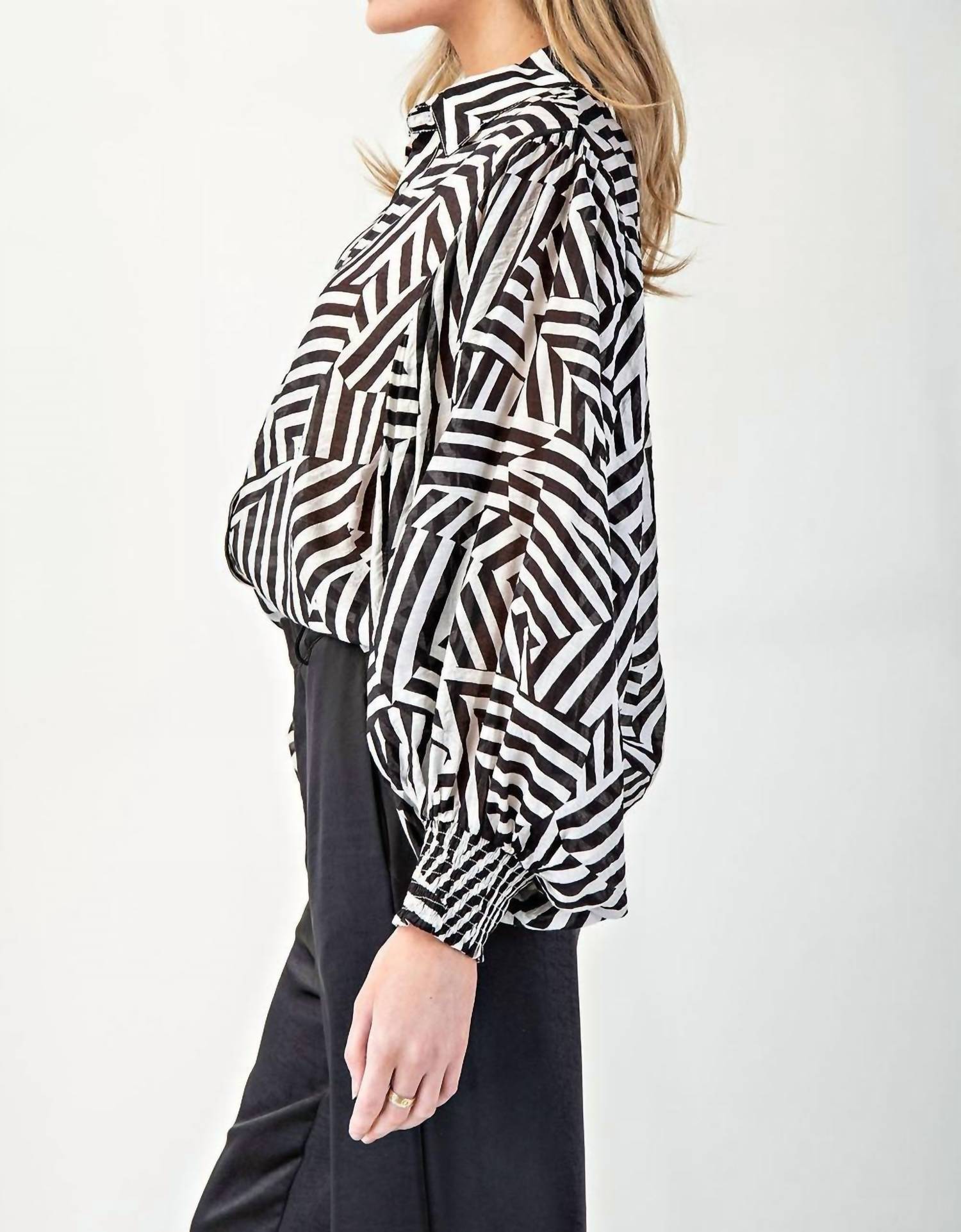 Ee:Some - Printed Bubble Sleeve Button Down Top