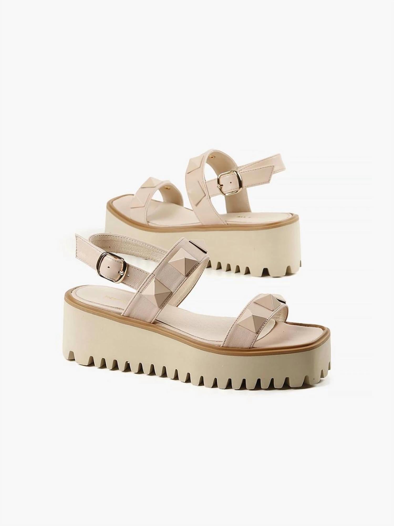 All Black - Pyramid Stud Flatform Sandal