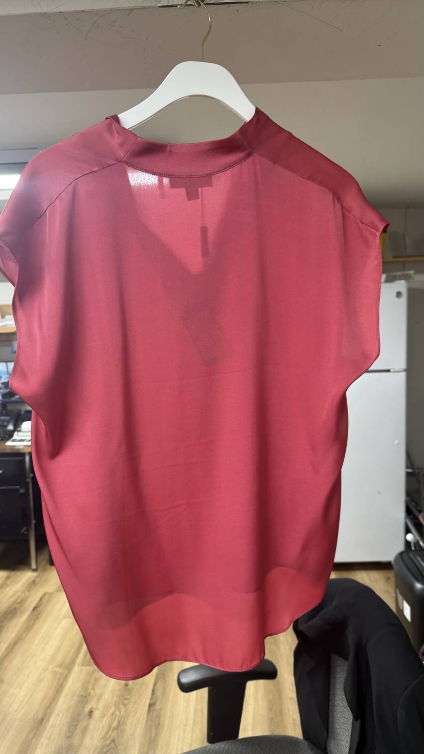 Repeat Cashmere - Women's Sleeveless V-neck Top
