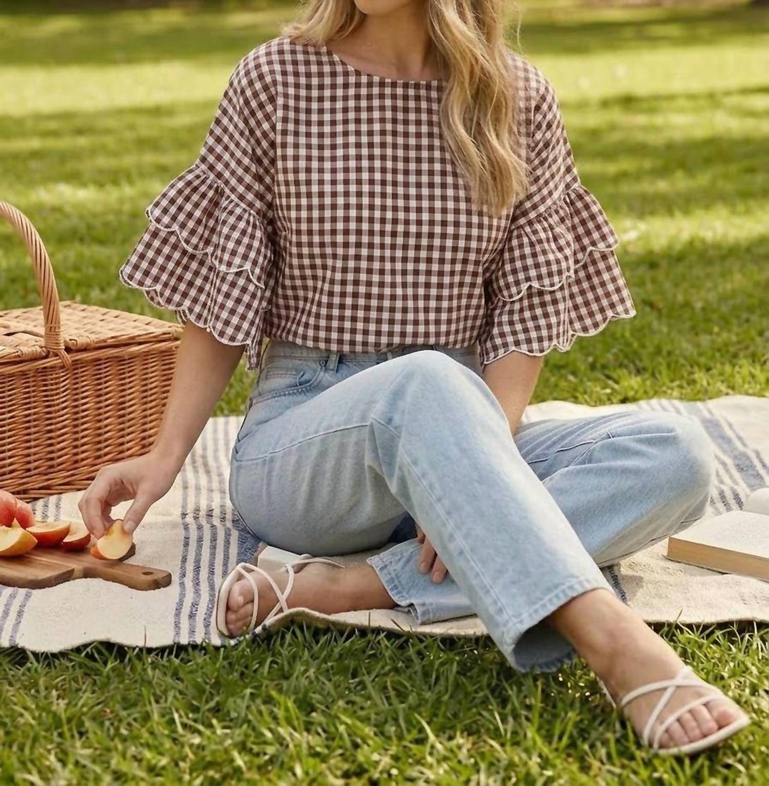 Vine & Love - Rosemary Scallop Edge Top