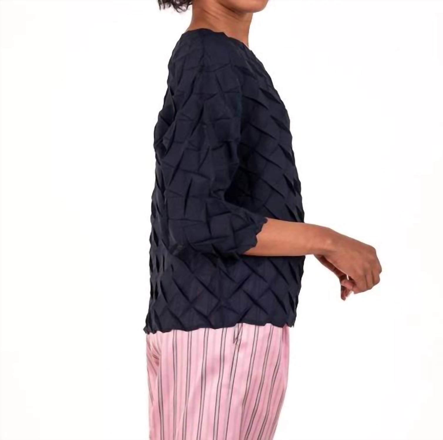 Meimeij - Textured Blouse