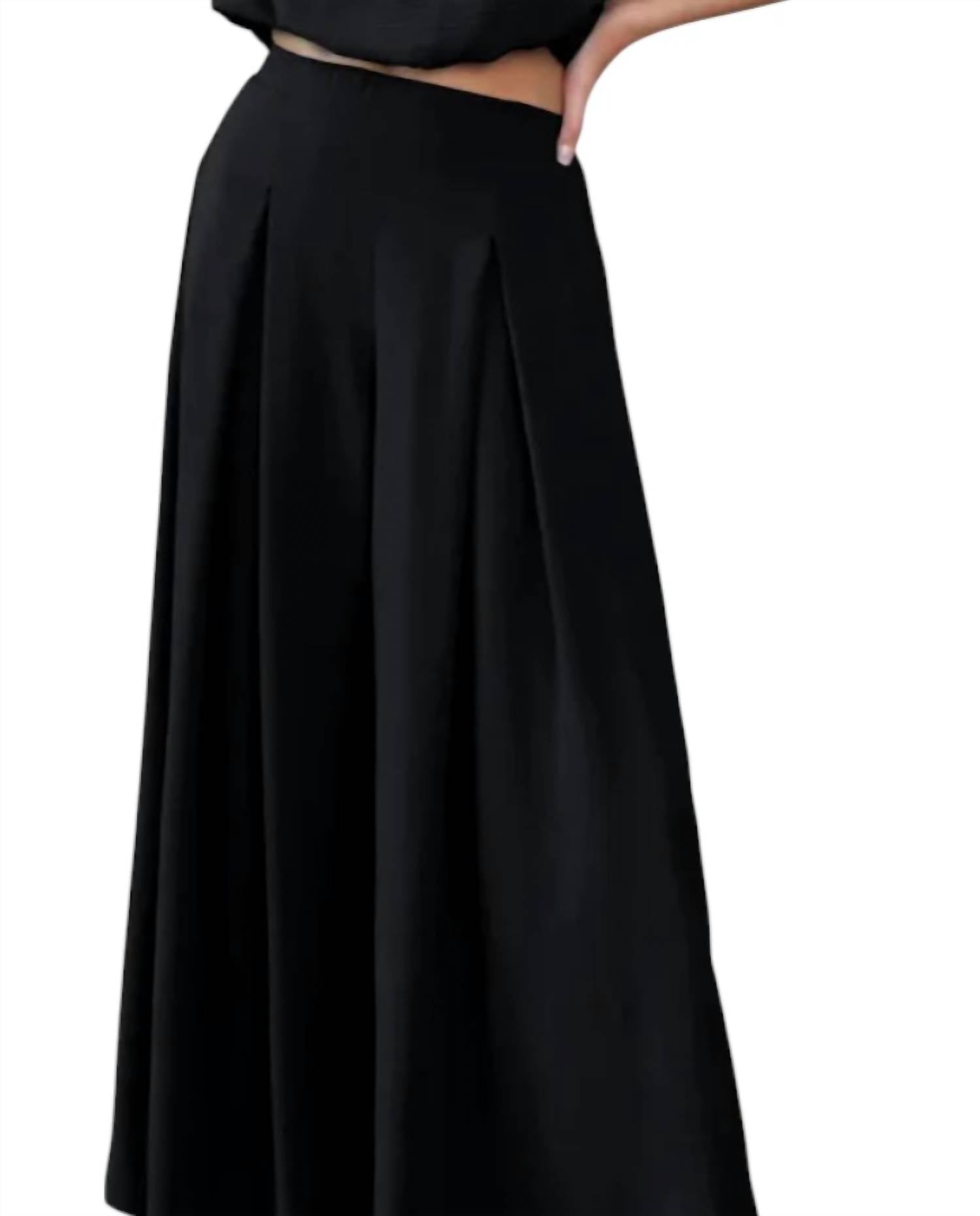Kld. Signature - Matte Crepe Pleated Wide Leg Pants