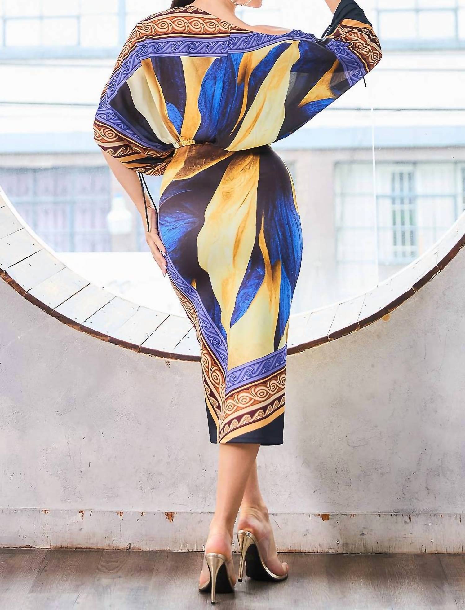 Her Botarri - Cropped Blouse & Slit Skirt