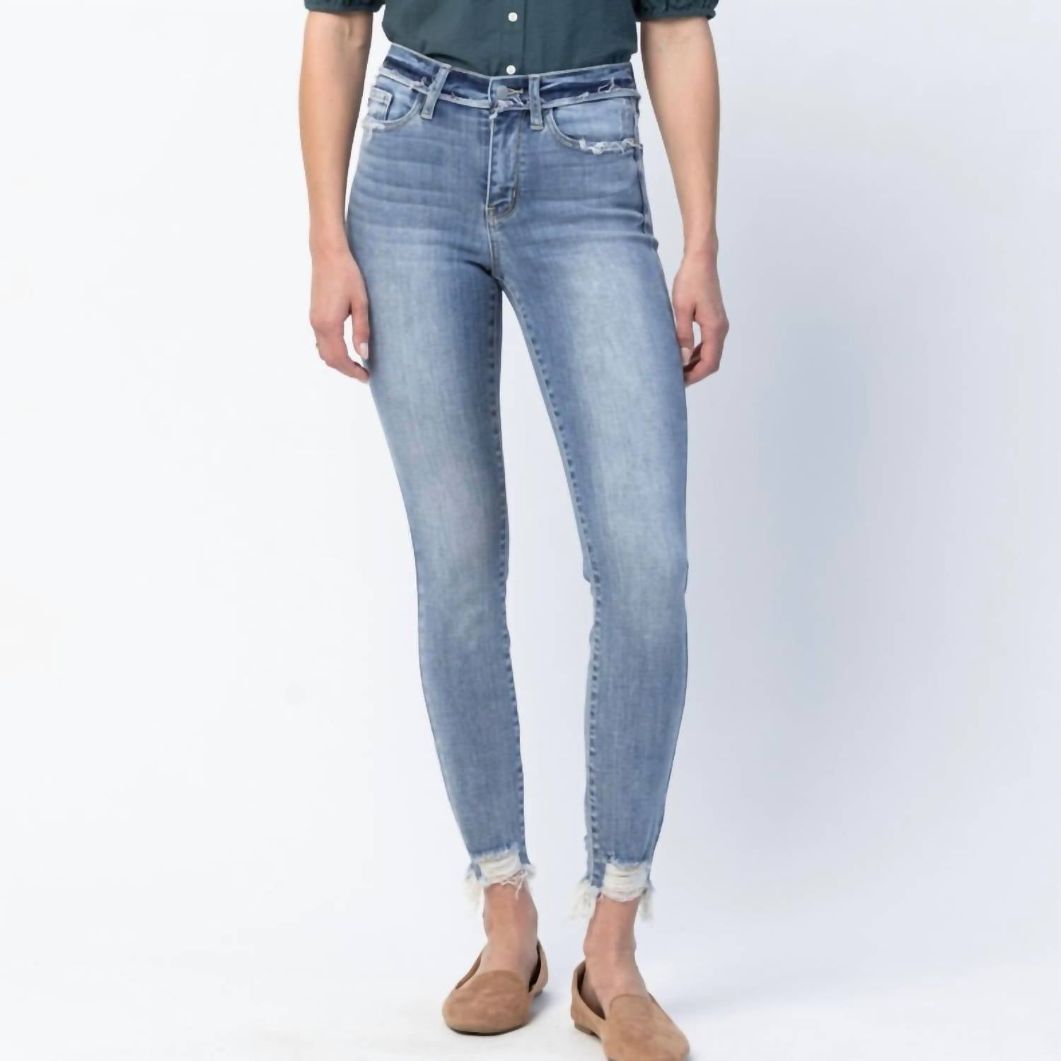 Judy Blue - Midrise Detail Skinny Jean