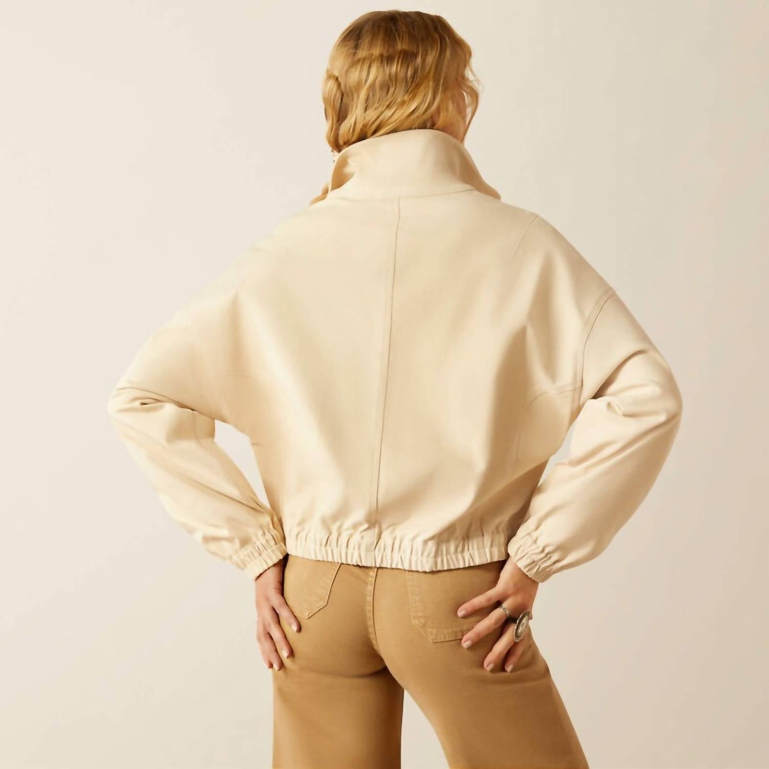 ARIAT Robyn Shacket in summer sand - women's jacket - detail view