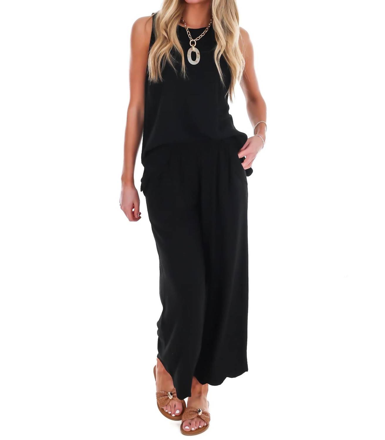 Umgee - Women's Wake Up Call Linen Scallop Tank Top