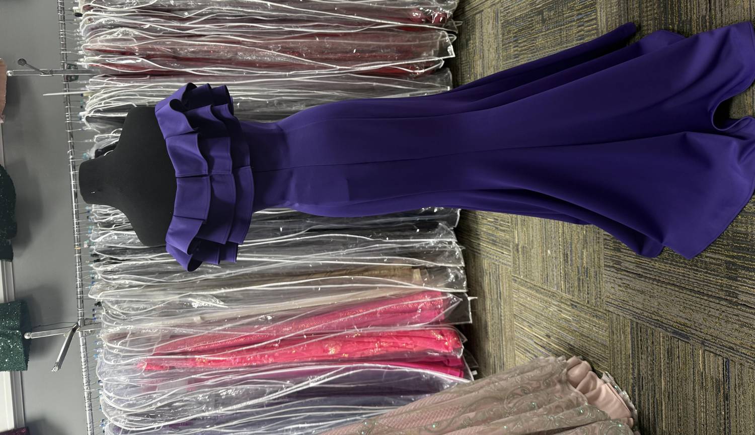 Ellie Wilde - Women's Formal Off Shoulder Gown