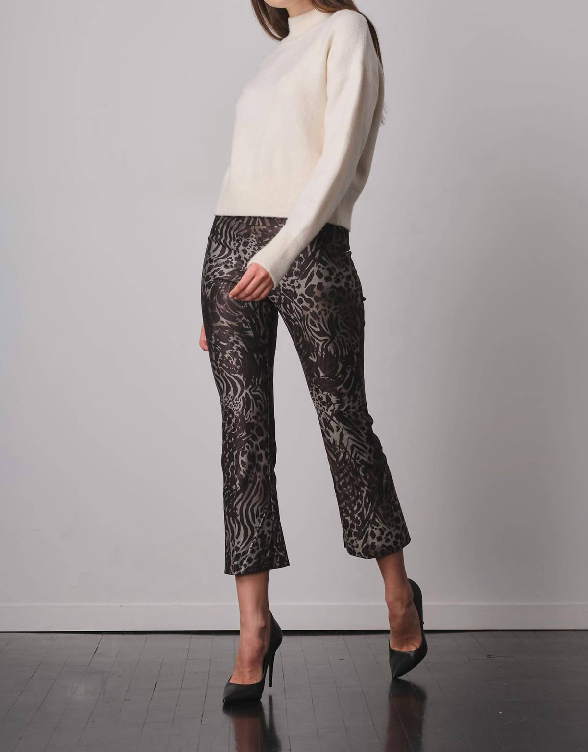 Avenue Montaigne Leo Flare Cut Pants in ramage - women's pants - detail view