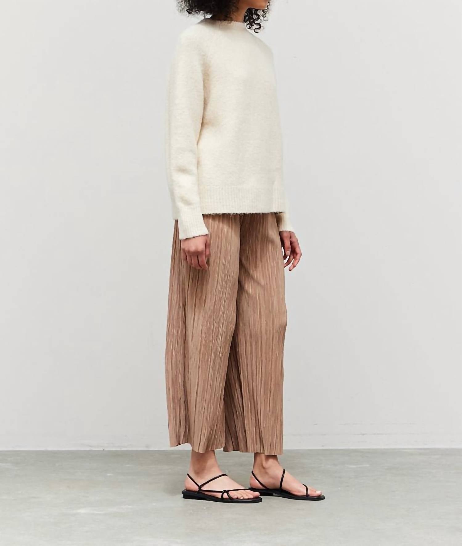 124 Voltaire - Winter Crew Neck Sweater